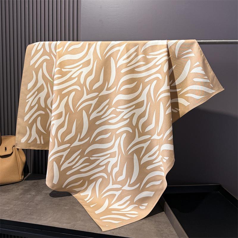 90*90Cm Twill Silk Scarf Women Zebra Print Square Bandana Shawls Soft Foulard Femme Hijab Luxury Bufandas Neckerchief Hairband 90x90 cm
90*90Cm Twill Silk Scarf Women Zebra Print Square Bandana Shawls Soft Foulard Femme Hijab Luxury Bufandas Neckerchief Hairband 90x90 cm