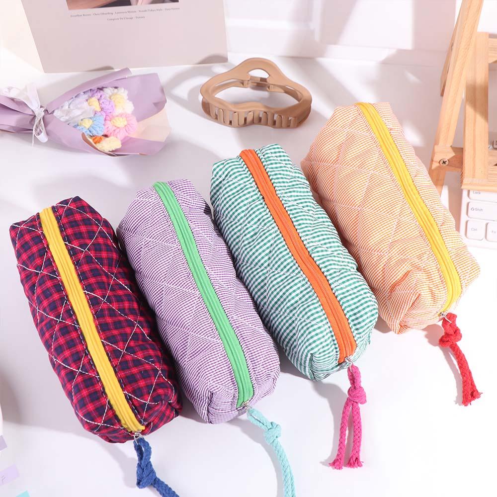 Contrasting Grid Color Cloth Stationery Bag Jewelry Storage Pencil Case Students Writing Tools червоний
Contrasting Grid Color Cloth Stationery Bag Jewelry Storage Pencil Case Students Writing Tools червоний