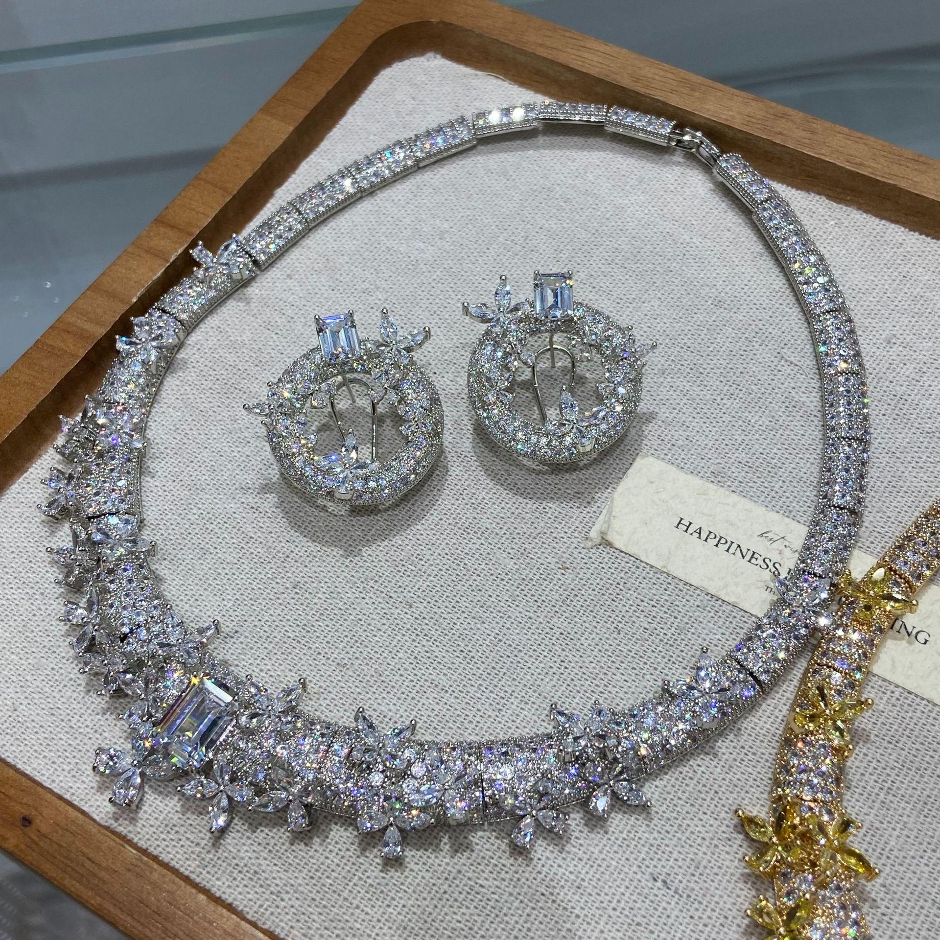 Luxury Heavy Industry Micro-Set Zircon Necklace Ear Buckle Set Bridal Dinner Host Short Play Stage Jewelry
Luxury Heavy Industry Micro-Set Zircon Necklace Ear Buckle Set Bridal Dinner Host Short Play Stage Jewelry