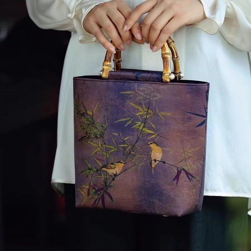 Commuter messenger bag retro tote original bamboo handbag Chinese style large capacity national style cheongsam bag antique style
Commuter messenger bag retro tote original bamboo handbag Chinese style large capacity national style cheongsam bag antique style