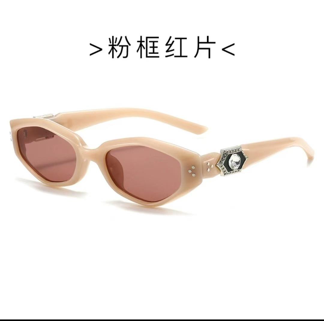 Polygon Shape Male ’ s Sunglasses Rhinestone Decoration UV Protection Sun Eyeglasses Durable MaleSunglassFemale
Polygon Shape Male ’ s Sunglasses Rhinestone Decoration UV Protection Sun Eyeglasses Durable MaleSunglassFemale