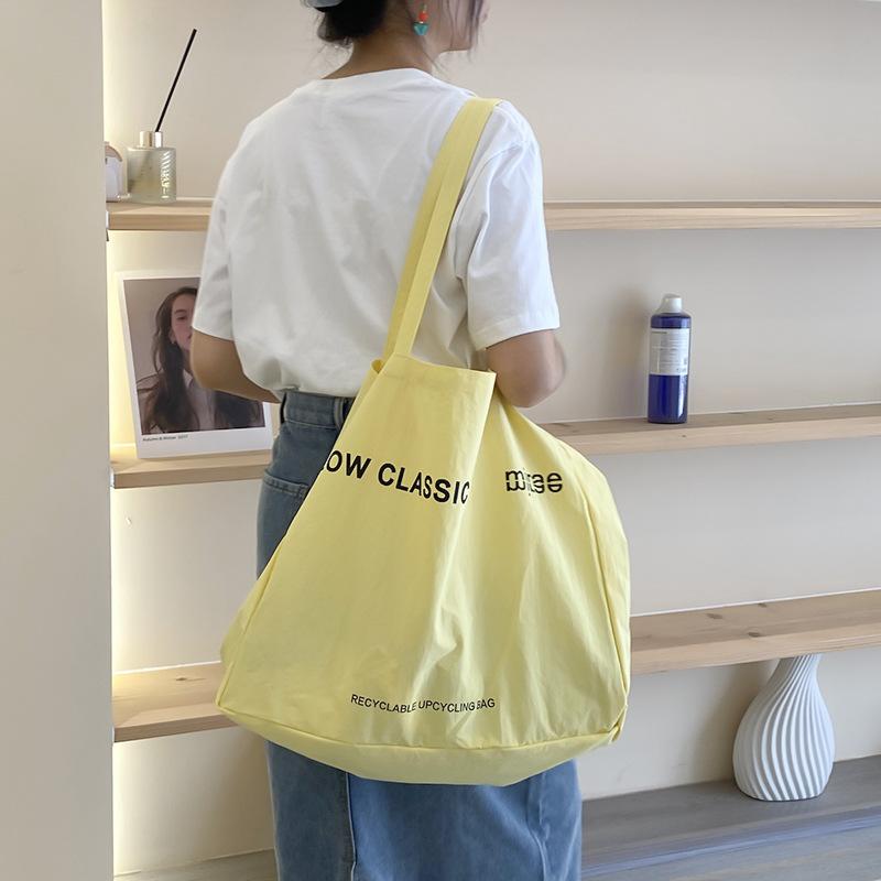 Женская экологичная сумка для покупок большой вместимости, сумка через плечо, прочная сумка-тоут 44 * 39 * 14CM жёлтый
Женская экологичная сумка для покупок большой вместимости, сумка через плечо, прочная сумка-тоут 44 * 39 * 14CM жёлтый