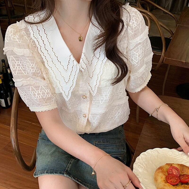 Летняя корейская модная рубашка, летняя элегантная кружевная шифоновая блузка с кукольным воротником, женская 2023, женские полые топы с короткими рукавами 25357
Летняя корейская модная рубашка, летняя элегантная кружевная шифоновая блузка с кукольным воротником, женская 2023, женские полые топы с короткими рукавами 25357