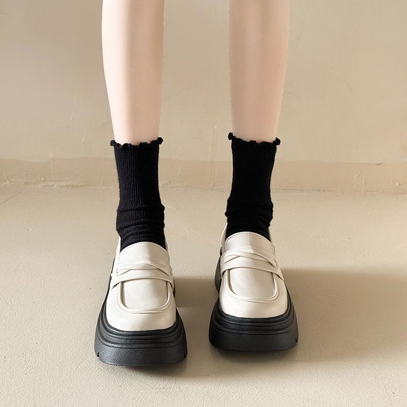 Женские лоферы на платформе 2025 новая осень и зима бархатные туфли туфли-однопедальки женская обувь британские универсальные маленькие кожаные туфли jk 40
Женские лоферы на платформе 2025 новая осень и зима бархатные туфли туфли-однопедальки женская обувь британские универсальные маленькие кожаные туфли jk 40