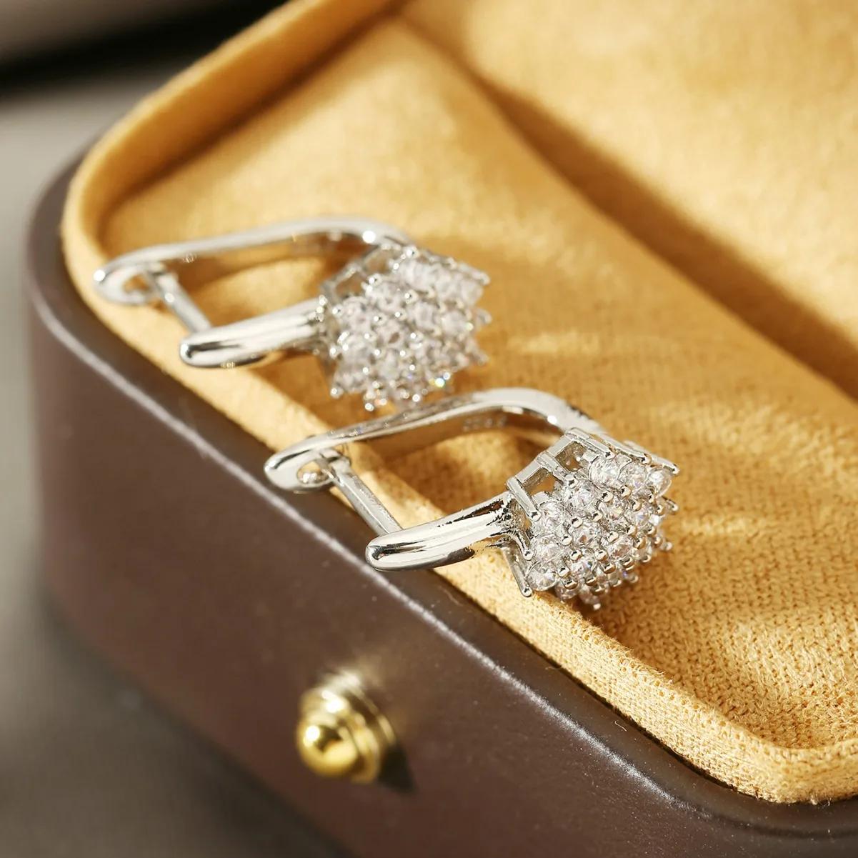 Personality Classic U Shape Zircon Flower Hoop Earrings for Women Luxury Gold Color Stainless Steel Crystal Korea Jewelry Gift AB серебряный
Personality Classic U Shape Zircon Flower Hoop Earrings for Women Luxury Gold Color Stainless Steel Crystal Korea Jewelry Gift AB серебряный