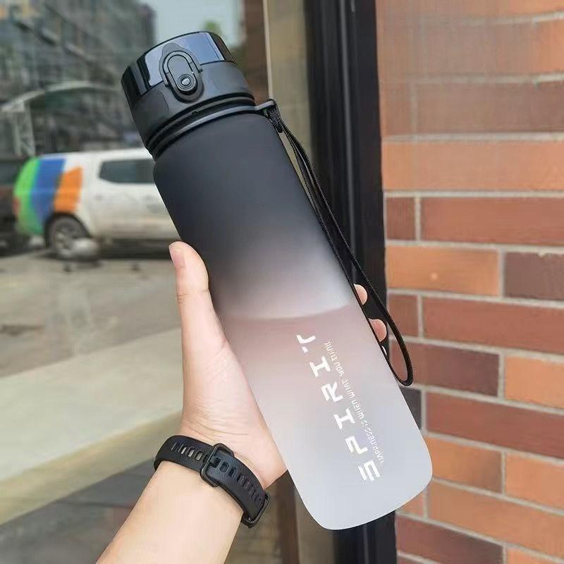Sports Fitness Students Water Bottle Men s New Cup Women s High Appearance Convenient Sports Fitness Gradient Color Water Bottle 650ml чёрный
Sports Fitness Students Water Bottle Men s New Cup Women s High Appearance Convenient Sports Fitness Gradient Color Water Bottle 650ml чёрный