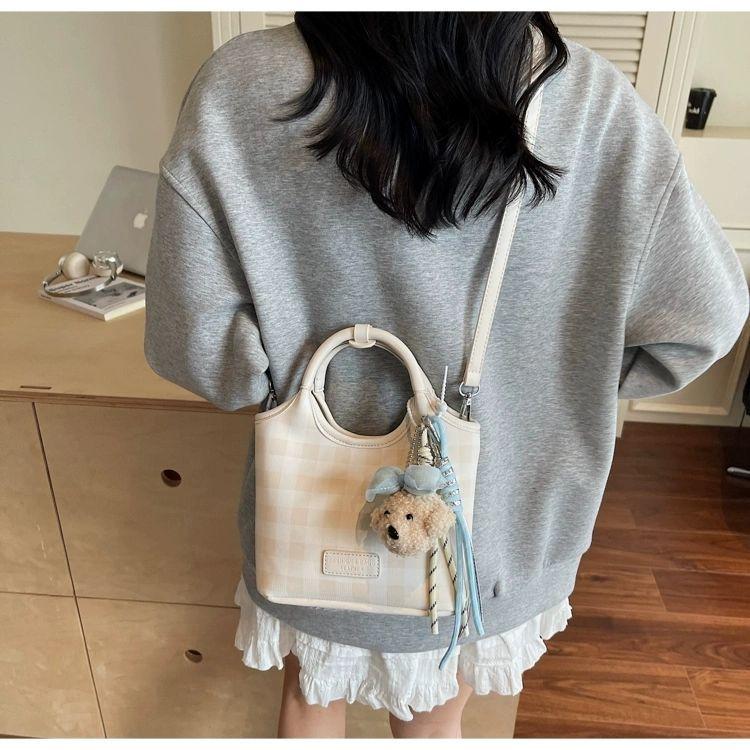 This s Popular Bucket Bags Women s Fashionable Checkerboard Plaid Shoulder Large Capacity Commuting Cross-body 22x9x19 single package off білий колір
This s Popular Bucket Bags Women s Fashionable Checkerboard Plaid Shoulder Large Capacity Commuting Cross-body 22x9x19 single package off білий колір