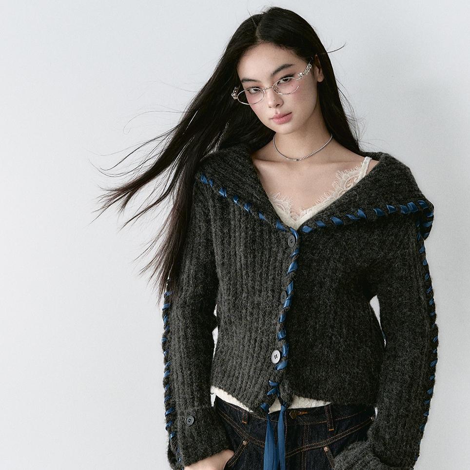 DIMANAF 2025 Свитеры Однотонный Кардиган Осень Короткий дизайн Женские Свитеры с V-образным вырезом Вязаный Свободный Свитер One Size чёрный
DIMANAF 2025 Свитеры Однотонный Кардиган Осень Короткий дизайн Женские Свитеры с V-образным вырезом Вязаный Свободный Свитер One Size чёрный