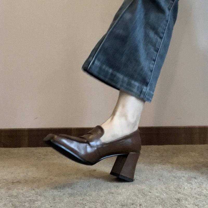 Туфли на толстом каблуке женские осень 2025 новая черная стильная обувь лоферы темпераментный квадратный носок одинарная обувь 39 коричневый
Туфли на толстом каблуке женские осень 2025 новая черная стильная обувь лоферы темпераментный квадратный носок одинарная обувь 39 коричневый