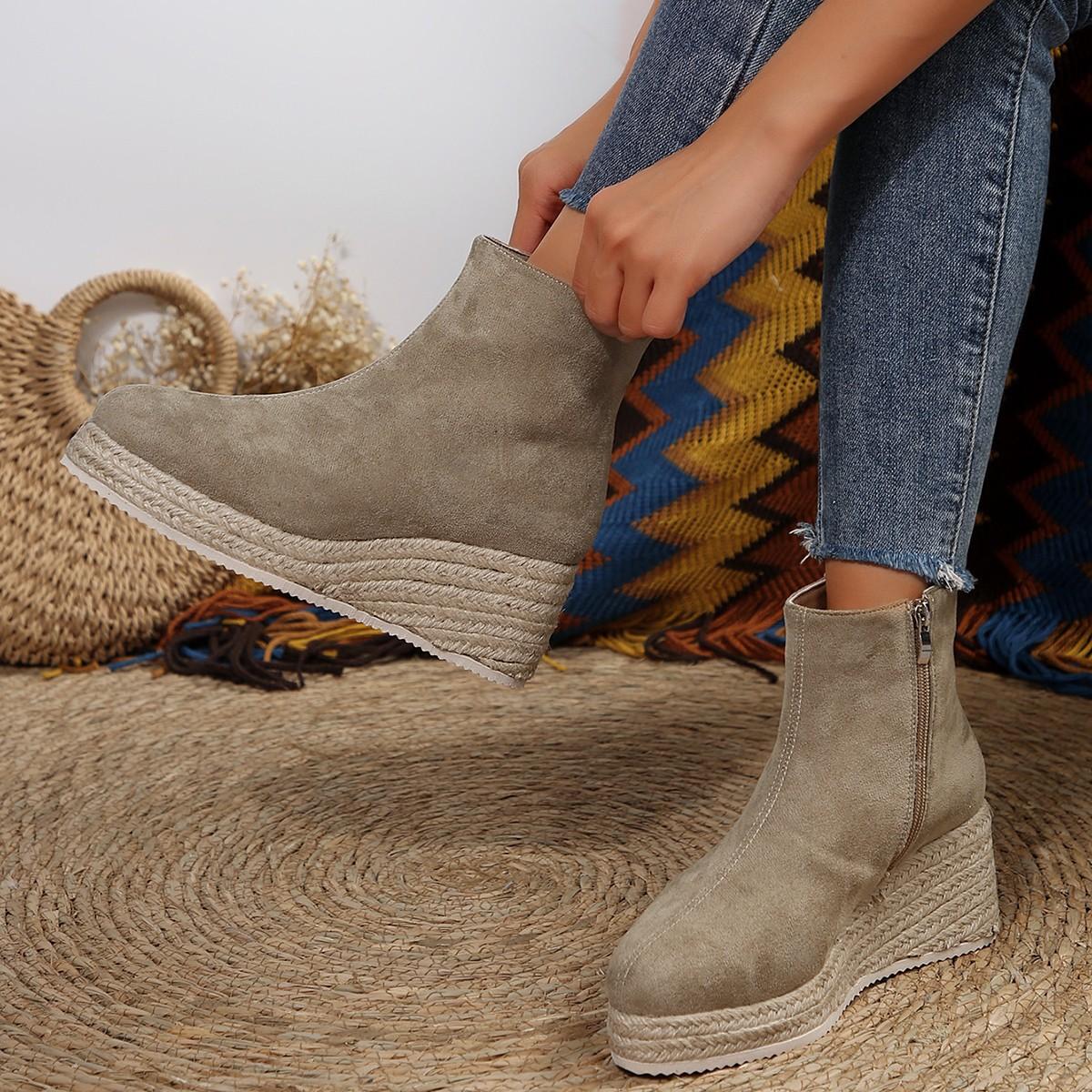 Casual versatile single boots 2025 new large size autumn pointed French thick sole solid color women s Martin boots 36 чёрный
Casual versatile single boots 2025 new large size autumn pointed French thick sole solid color women s Martin boots 36 чёрный