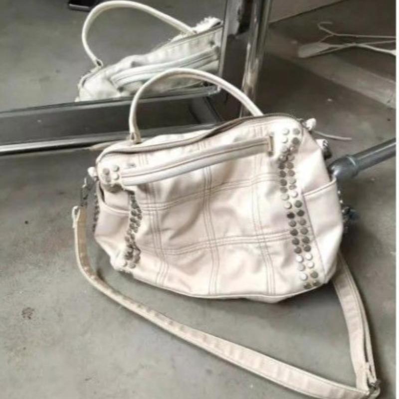 2026 New Fashion Retro Style Metal Rivet Tote Bag Women s Handbag Large Capacity Motorcycle Bag Detachable Shoulder Strap
2026 New Fashion Retro Style Metal Rivet Tote Bag Women s Handbag Large Capacity Motorcycle Bag Detachable Shoulder Strap