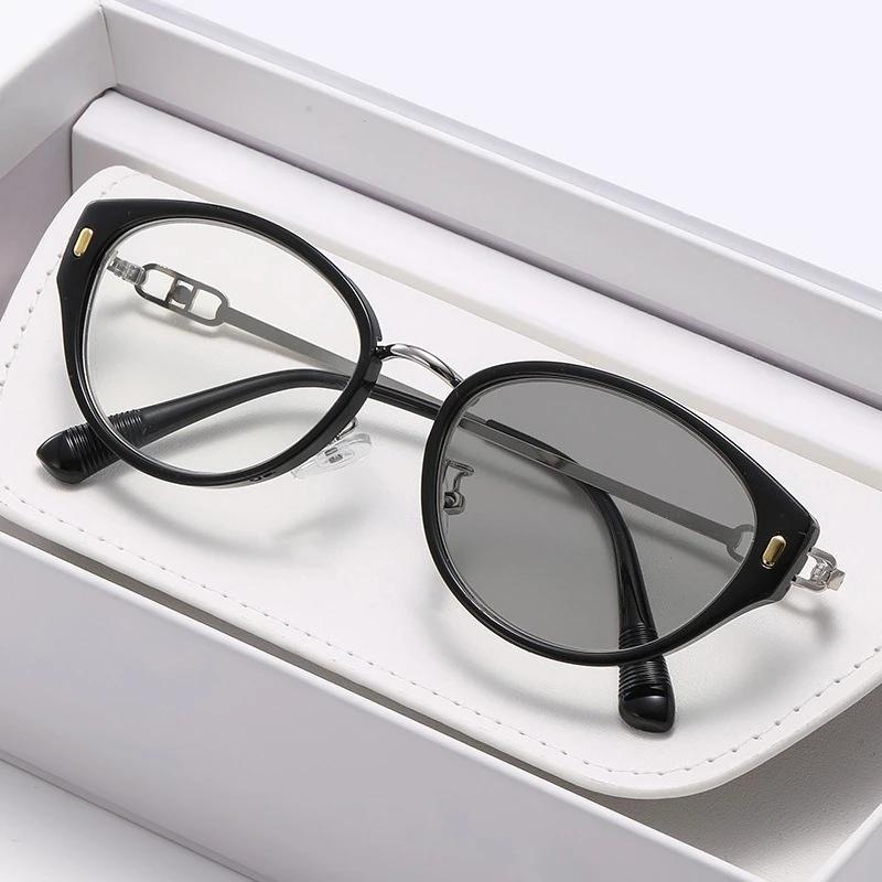 Retro Photochromic Myopia Glasses Anti-Blue Light/UV400 Transitions Lenses Fashion Eyeglasses Frame for Men&Women-1.5-2.25-2.75 0 чорний
Retro Photochromic Myopia Glasses Anti-Blue Light/UV400 Transitions Lenses Fashion Eyeglasses Frame for Men&Women-1.5-2.25-2.75 0 чорний