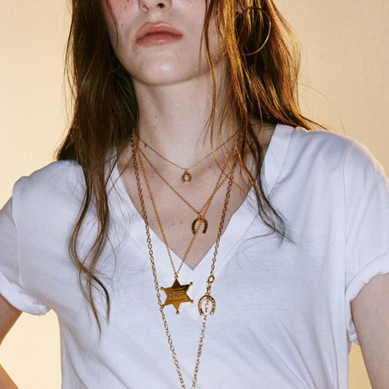 August Harmony Lucky Sheriff Necklace / Gold Gold
August Harmony Lucky Sheriff Necklace / Gold Gold