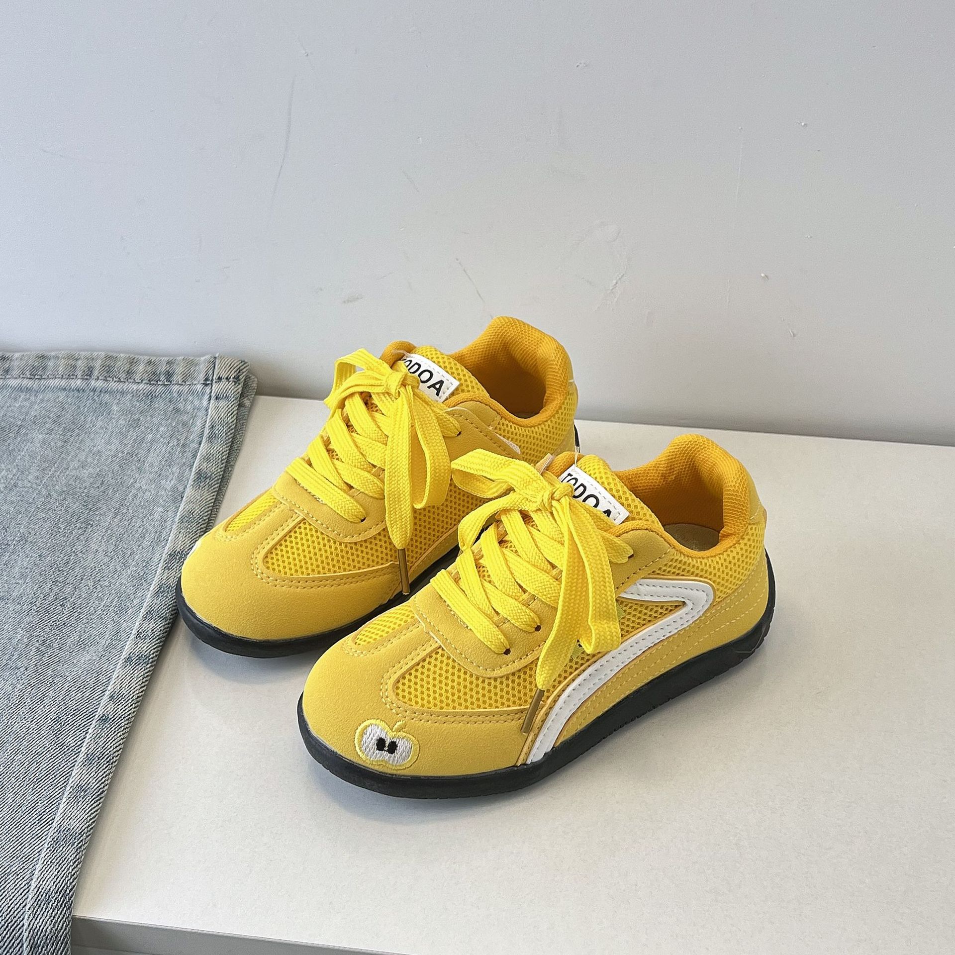 Children s moral training shoes 2025 spring and autumn new girls Forrest Gump shoes Korean version of boys versatile casual soft-soled sports shoes 37 жёлтый
Children s moral training shoes 2025 spring and autumn new girls Forrest Gump shoes Korean version of boys versatile casual soft-soled sports shoes 37 жёлтый