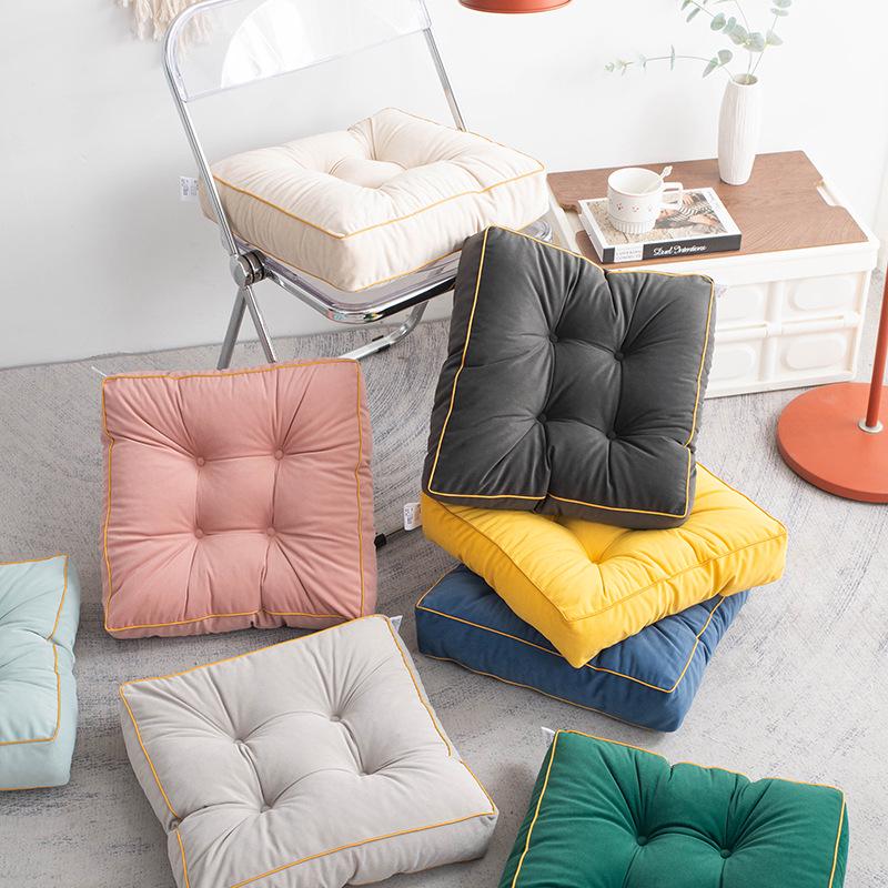 Плюшевая подушка для офисного и классного стула «Четыре сезона» 40x40x10 cm
Плюшевая подушка для офисного и классного стула «Четыре сезона» 40x40x10 cm