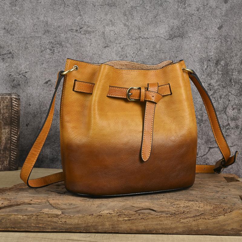 Johnature Retro Bucket Bag Handmade Genuine Leather Large Capacity Versatile Women s Shoulder Bag темно-коричневого кольору
Johnature Retro Bucket Bag Handmade Genuine Leather Large Capacity Versatile Women s Shoulder Bag темно-коричневого кольору