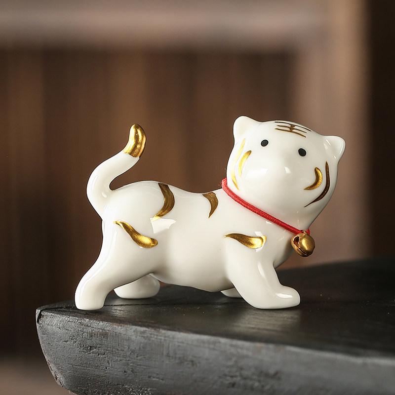 Little Tiger Tea Pet Small Household Zodiac Ornaments Chinese Desktop Can Be Used for Tea Cultivation Play Tea Set Accessories 7x3.5x5cm
Little Tiger Tea Pet Small Household Zodiac Ornaments Chinese Desktop Can Be Used for Tea Cultivation Play Tea Set Accessories 7x3.5x5cm