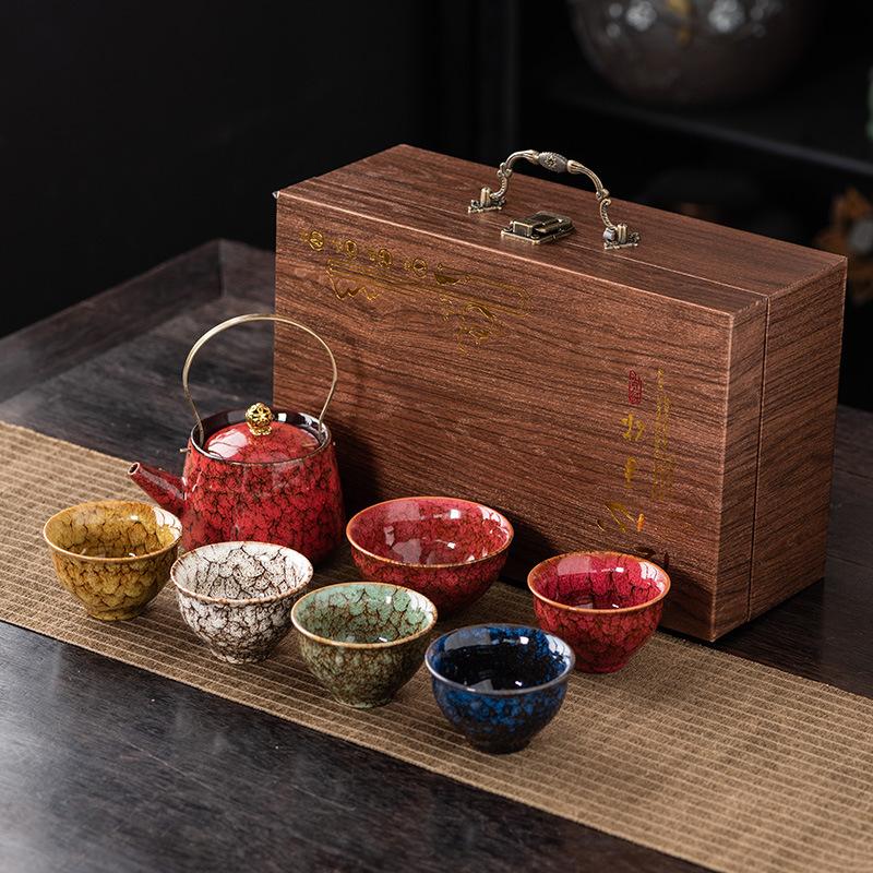 Beam pot Kung Fu tea set, a pot of six cups, a large-capacity brewing teapot, a kiln change, a tea bowl, a gift box, and a gift.
Beam pot Kung Fu tea set, a pot of six cups, a large-capacity brewing teapot, a kiln change, a tea bowl, a gift box, and a gift.