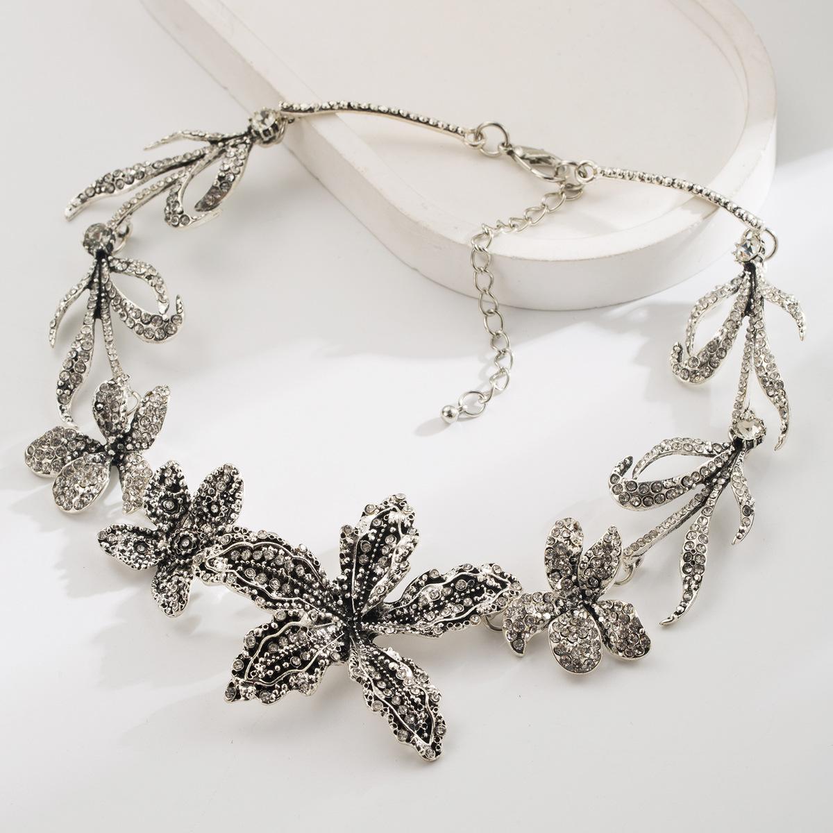 New Style, Highly Distinctive Collar Necklace for Women. Fashionable and Versatile, Suitable for Wedding and Fashion Shows. срібний
New Style, Highly Distinctive Collar Necklace for Women. Fashionable and Versatile, Suitable for Wedding and Fashion Shows. срібний