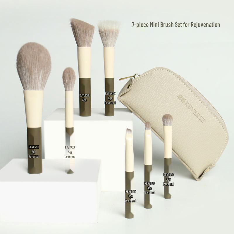 Compact 7-Piece Anti-Aging Makeup Brush Set with Travel Pouch
Compact 7-Piece Anti-Aging Makeup Brush Set with Travel Pouch