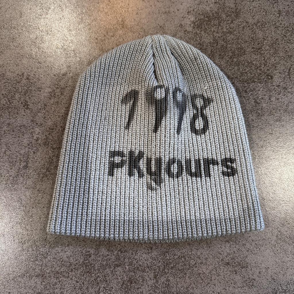 Graffiti Acrylic Knitted Hat For Men And Women Streetwear Warm Winter Hat сірий колір
Graffiti Acrylic Knitted Hat For Men And Women Streetwear Warm Winter Hat сірий колір