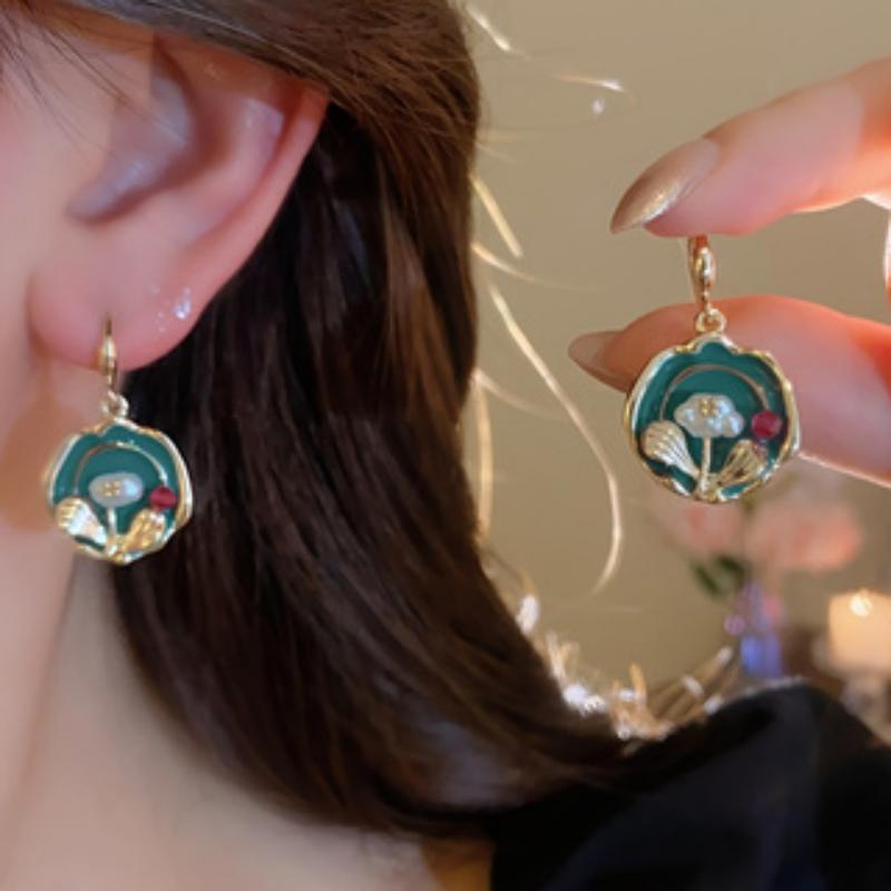 Bohemian Ethnic Style Colorful Flower Pendant Earrings, Women s Personalized Creative Holiday Accessories Gifts
Bohemian Ethnic Style Colorful Flower Pendant Earrings, Women s Personalized Creative Holiday Accessories Gifts