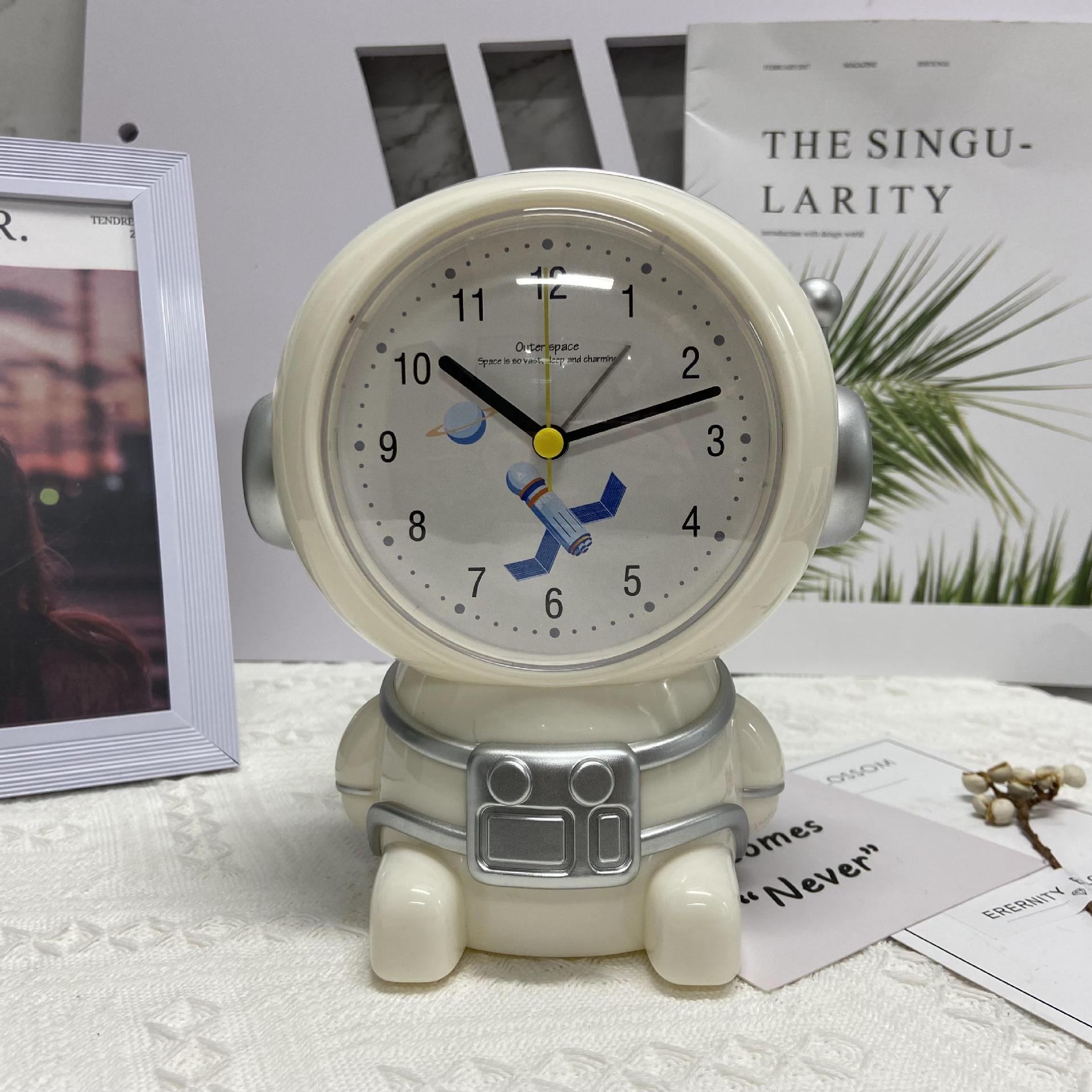 Будильник с музыкой от астронавтов, тихий сканирующий говорящий будильник, креативный студенческий будильник, партия
Будильник с музыкой от астронавтов, тихий сканирующий говорящий будильник, креативный студенческий будильник, партия