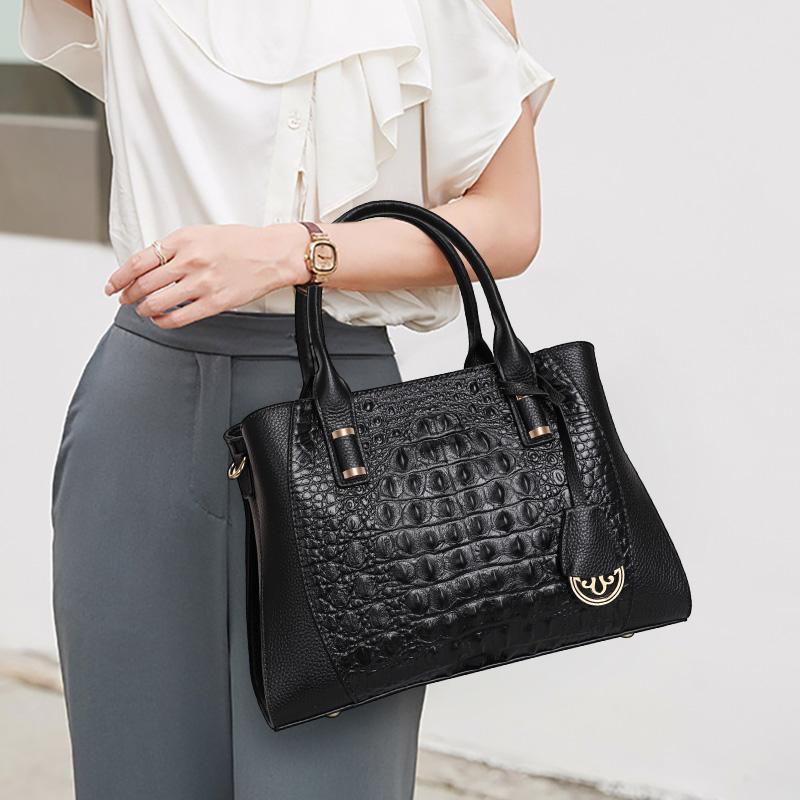 Aidrani Модная женская сумка большой вместимости, с рисунком под крокодила, материал - коровья кожа, цвет черный
Aidrani Модная женская сумка большой вместимости, с рисунком под крокодила, материал - коровья кожа, цвет черный