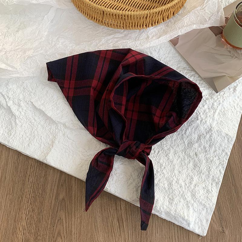 Triangle scarf women s summer new versatile small scarf literary scarf retro rhombus headscarf headband hair accessories headgear
Triangle scarf women s summer new versatile small scarf literary scarf retro rhombus headscarf headband hair accessories headgear