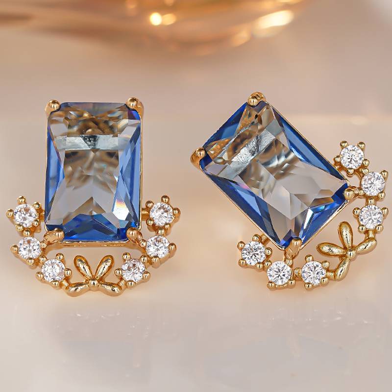 Huitan Aesthetic Women Stud Earrings Fresh Style Inlaid Sparkling Blue CZ Wedding Elegant Accessories Engagement Trendy Zircon
Huitan Aesthetic Women Stud Earrings Fresh Style Inlaid Sparkling Blue CZ Wedding Elegant Accessories Engagement Trendy Zircon