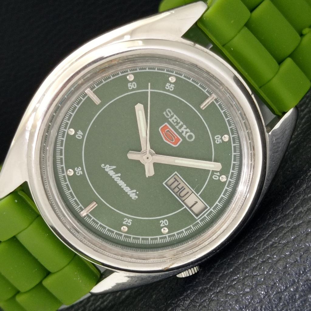 Б/У винтажные мужские часы SEIKO 5 AUTOMATIC JAPAN с зеленым циферблатом a434566-2 R121-a434566
Б/У винтажные мужские часы SEIKO 5 AUTOMATIC JAPAN с зеленым циферблатом a434566-2 R121-a434566