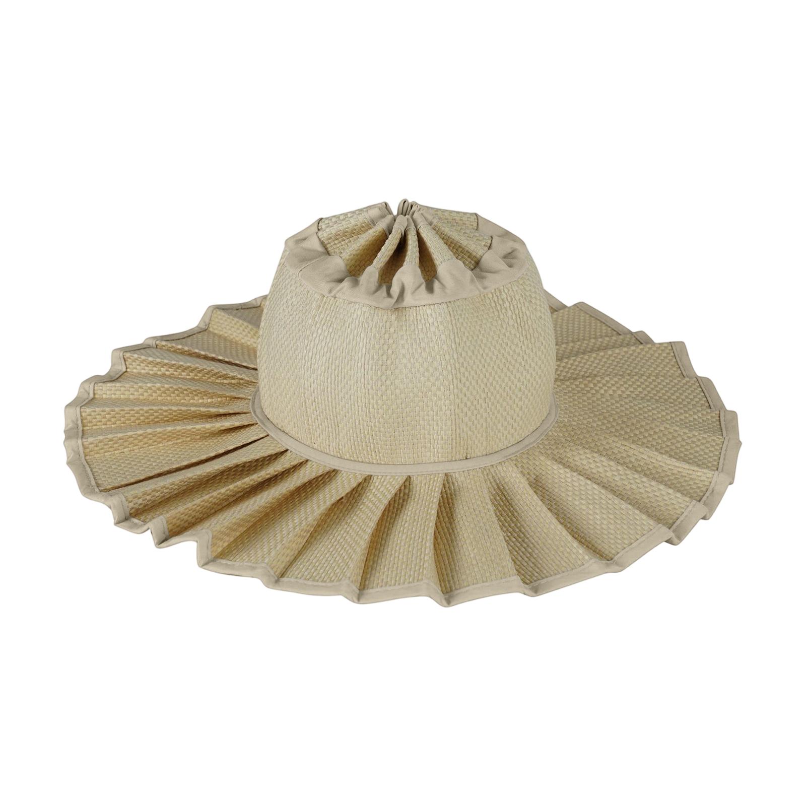 Wide Brim Pleated Straw Hat with Contrasting Trim Sun Protection Lightweight Breathable Design for Outdoor Use One Size
Wide Brim Pleated Straw Hat with Contrasting Trim Sun Protection Lightweight Breathable Design for Outdoor Use One Size
