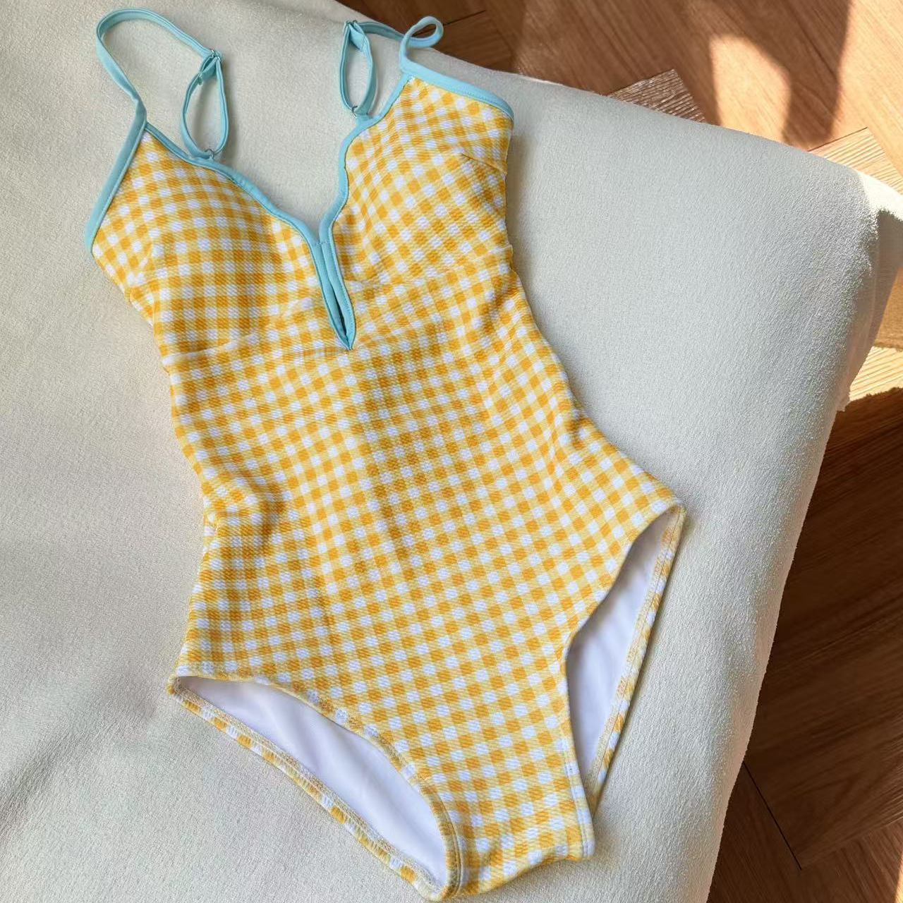 High value, small freshness, pure desire, less wind, yellow and blue plaid one-piece swimsuit, two-piece set, covering meat and showing thinness XL
High value, small freshness, pure desire, less wind, yellow and blue plaid one-piece swimsuit, two-piece set, covering meat and showing thinness XL