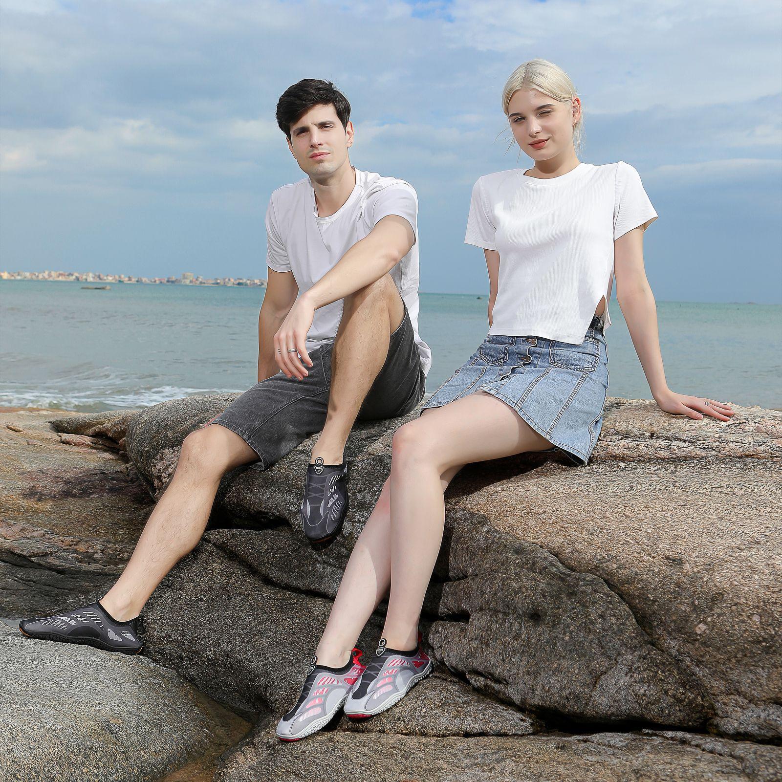 Five-finger creek shoes quick-drying beach shoes men s and women s wading swimming shoes barefoot sea-catching shoes non-slip walking shoes 35 чёрный
Five-finger creek shoes quick-drying beach shoes men s and women s wading swimming shoes barefoot sea-catching shoes non-slip walking shoes 35 чёрный