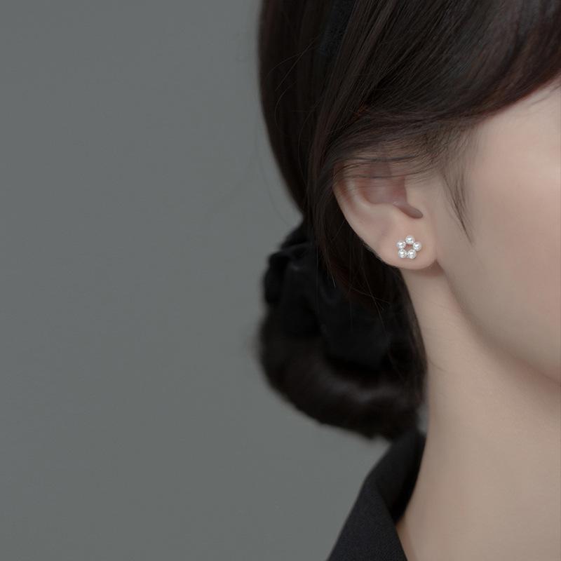 S925 Sterling Silver Korean Style Mother-of-Pearl & Synthetic Pearl Floral Stud Earrings - Fashion Gift for Girlfriend 925 Silver платиновый
S925 Sterling Silver Korean Style Mother-of-Pearl & Synthetic Pearl Floral Stud Earrings - Fashion Gift for Girlfriend 925 Silver платиновый