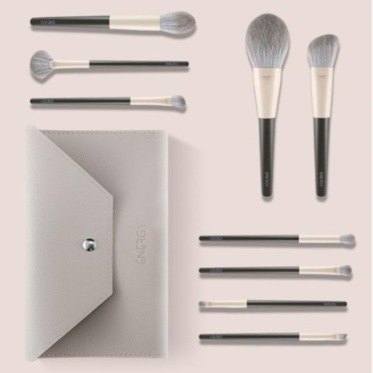 Energy Makeup Brush Набір пензлів для макіяжу Energy Makeup Brush 9 штук Foka
Energy Makeup Brush Набір пензлів для макіяжу Energy Makeup Brush 9 штук Foka