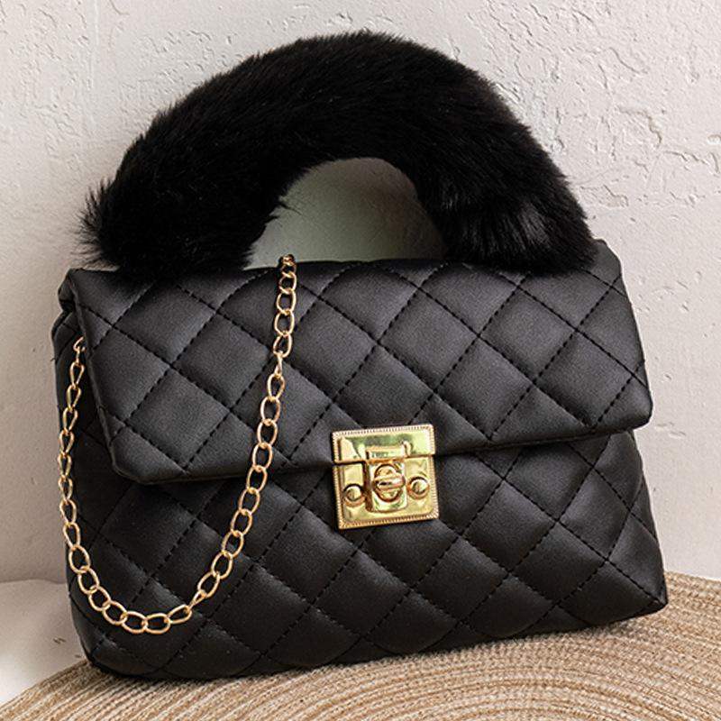 Сумка кроссбоди с вышивкой бриллиантами, корейская милая маленькая квадратная сумка, пушистая сумочка
Сумка кроссбоди с вышивкой бриллиантами, корейская милая маленькая квадратная сумка, пушистая сумочка