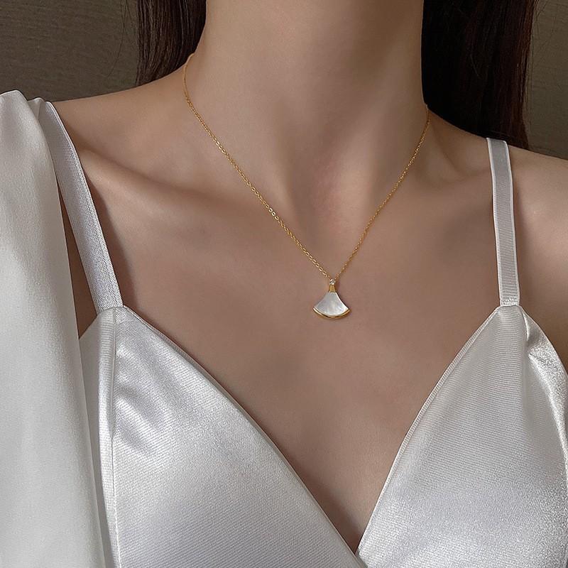 Новые модные персонализированные ожерелья. Модные подвески в стиле ретро. Модные ретро-колье. 
Новые модные персонализированные ожерелья. Модные подвески в стиле ретро. Модные ретро-колье.