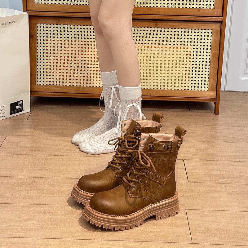 Винтажные женские ботинки Martin 2025 года, британский стиль, шнуровка, толстый каблук, большие желтые ботинки, новые короткие ботинки в стиле вестерн с толстой подошвой, прилив 40 верблюд
Винтажные женские ботинки Martin 2025 года, британский стиль, шнуровка, толстый каблук, большие желтые ботинки, новые короткие ботинки в стиле вестерн с толстой подошвой, прилив 40 верблюд