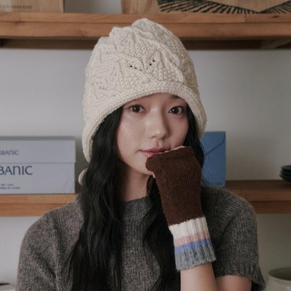 Allincomplete Ivy Bonnet Beanie 4 Colors Brown (Ivy Rolling)
Allincomplete Ivy Bonnet Beanie 4 Colors Brown (Ivy Rolling)