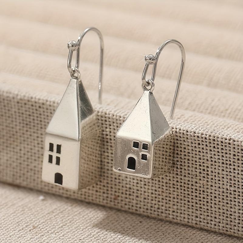 Vintage Copper Color Carved House Pattern Pendant Earrings, Women s Personalized Creative Simple Accessories Zircon
Vintage Copper Color Carved House Pattern Pendant Earrings, Women s Personalized Creative Simple Accessories Zircon