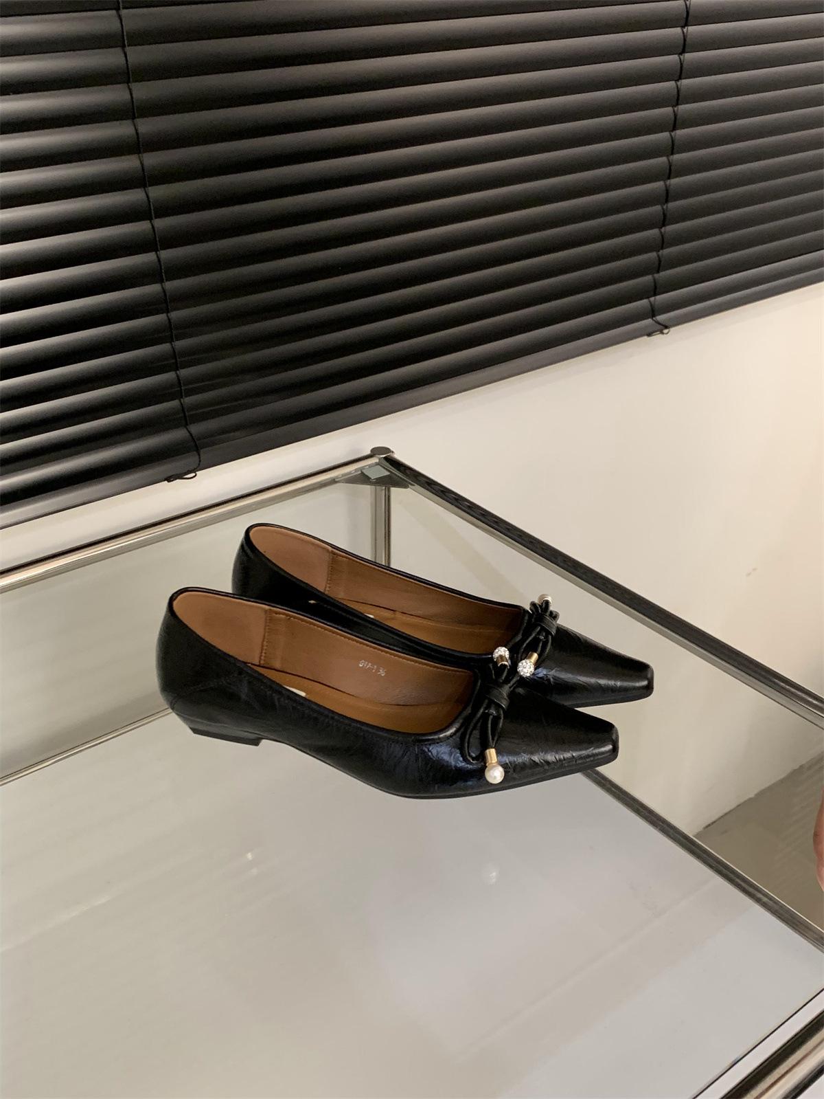 Знаменитые серебристые маленькие кожаные туфли женские туфли-бини с бантом весна-лето туфли Мэри Джейн с одной педалью 39 чёрный
Знаменитые серебристые маленькие кожаные туфли женские туфли-бини с бантом весна-лето туфли Мэри Джейн с одной педалью 39 чёрный