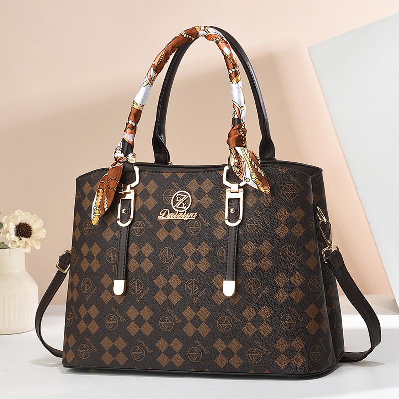 Stylish Large Capacity Printed Tote Bag For Women In Coffee Brown And Beige Colors For Daily Commuting And Versatile Outfits кофейный
Stylish Large Capacity Printed Tote Bag For Women In Coffee Brown And Beige Colors For Daily Commuting And Versatile Outfits кофейный