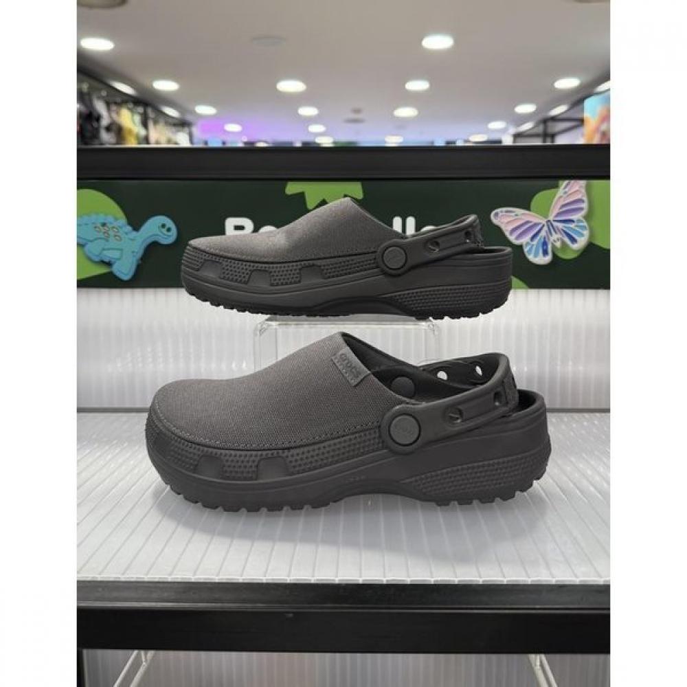 Crocs Classic Crafted Clog Black 211354 0ld black/230
Crocs Classic Crafted Clog Black 211354 0ld black/230