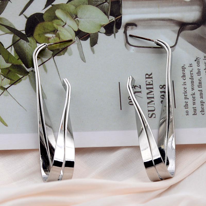 Double Layer Twist Fold Metal Dangle Earrings for Women Vitnage Irregular Geometry C Shape Drop Earrings Golden Color Zircon
Double Layer Twist Fold Metal Dangle Earrings for Women Vitnage Irregular Geometry C Shape Drop Earrings Golden Color Zircon