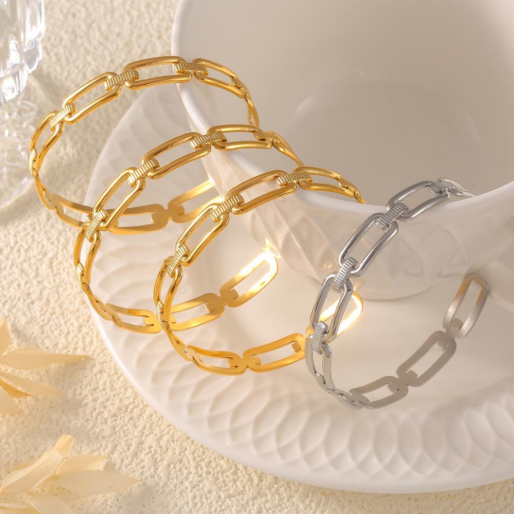 French-Inspired Classic Chain-Style Titanium Steel Open Bangle - Stylish, Simple, High-End Bracelet
French-Inspired Classic Chain-Style Titanium Steel Open Bangle - Stylish, Simple, High-End Bracelet