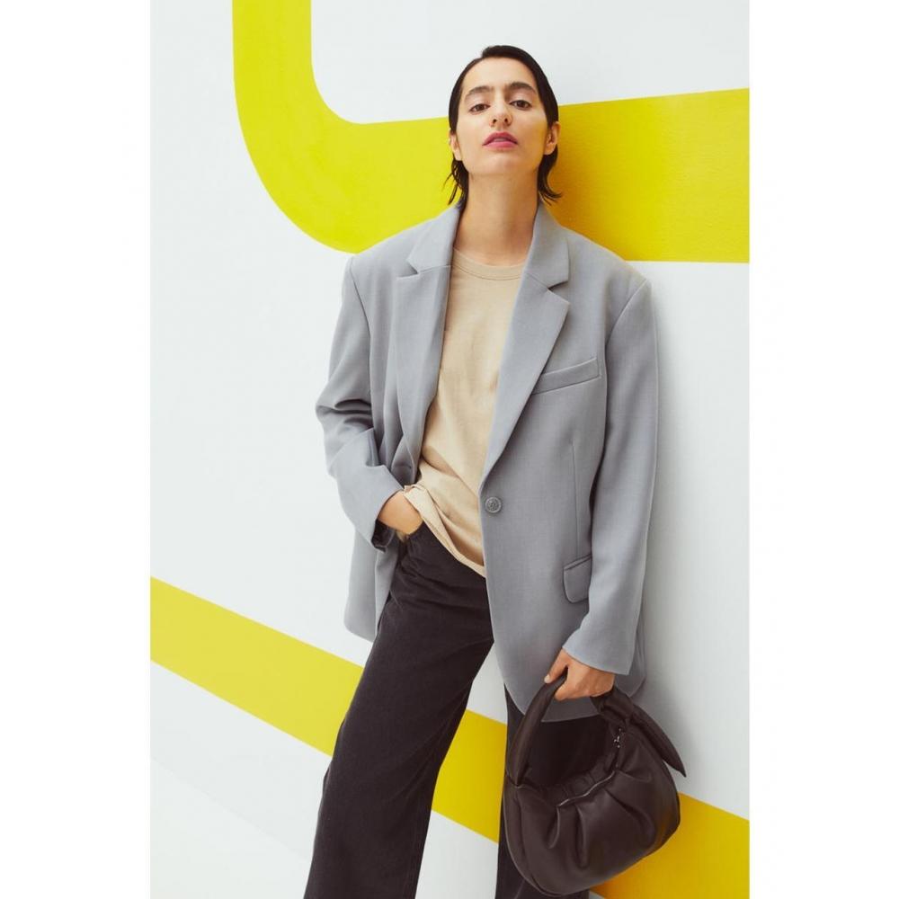H&M куртка оверсайз светло-серая 1001943001
H&M куртка оверсайз светло-серая 1001943001