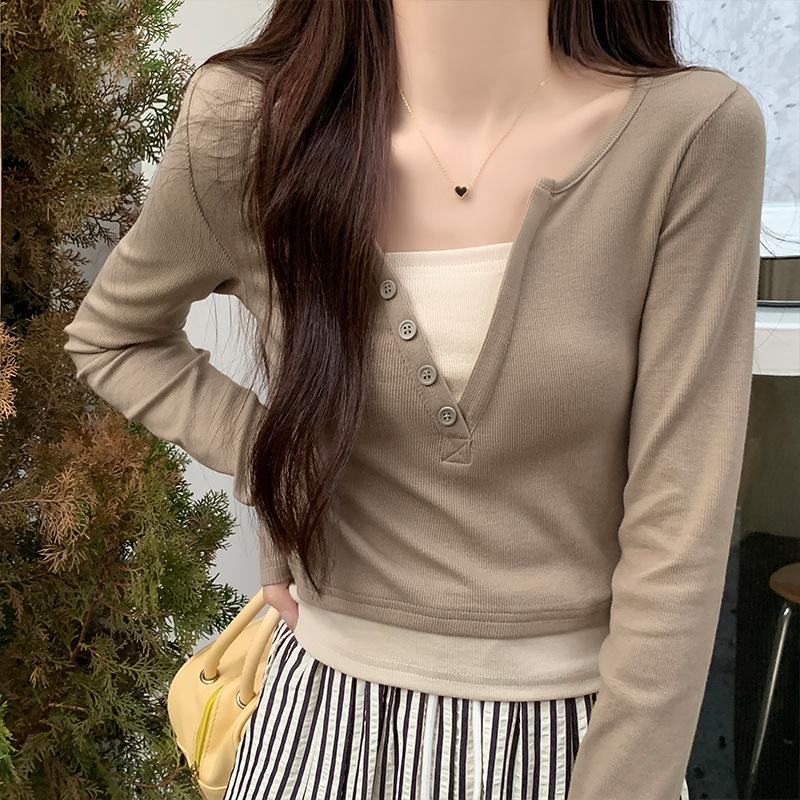 Pullover Fake Two-piece V-neck Long-sleeved T-shirt for Women In Autumn New Slim Fit Short Base Shirt for Women S
Pullover Fake Two-piece V-neck Long-sleeved T-shirt for Women In Autumn New Slim Fit Short Base Shirt for Women S