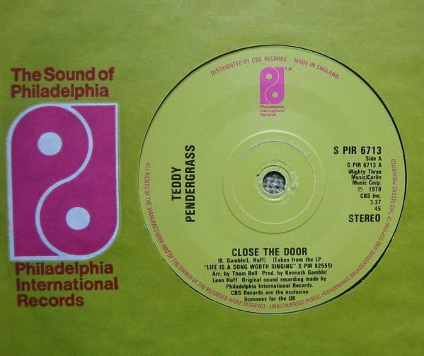 7inch Record TEDDY PENDERGRASS - Close The Door / Only You SPIR6713 Philadelphia In 1978 UK Soul/Funk Used
7inch Record TEDDY PENDERGRASS - Close The Door / Only You SPIR6713 Philadelphia In 1978 UK Soul/Funk Used