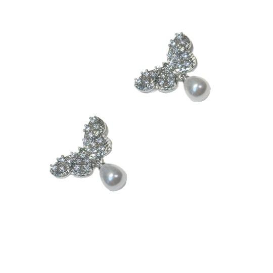 New Japanese and Korean style pearl butterfly earrings, personality, fashion design, earrings, ear accessories
New Japanese and Korean style pearl butterfly earrings, personality, fashion design, earrings, ear accessories